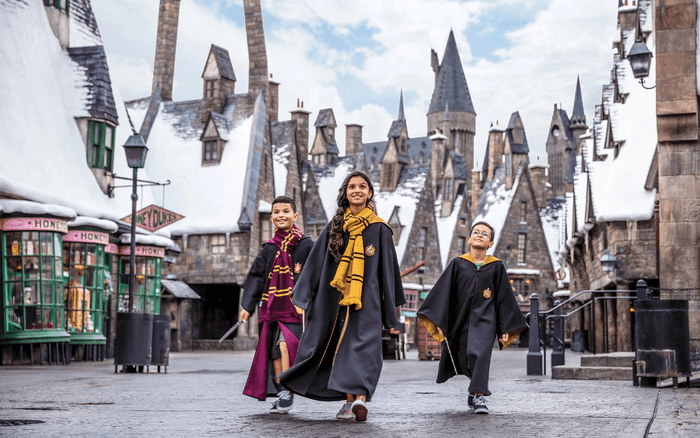 a magical walk through Hogsmeade